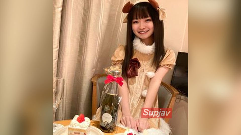 FC2PPV 4856530 Ayu-Chan Christmas Special! A Genius Cute Reindeer Swallows Cum In Her Mouth!